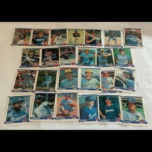Bundle of Baseball Cards Lot 31